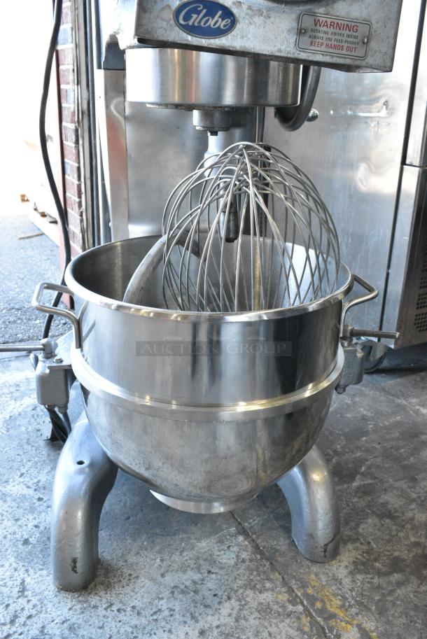 Hobart H-600 Metal Commercial Floor Style 60 Quart Planetary Dough Mixer w/ Stainless Steel Mixing Bowl, Whisk, Dough Hook Attachment and Pelican Head. 115 Volts, 1 Phase. - Image 5 of 10