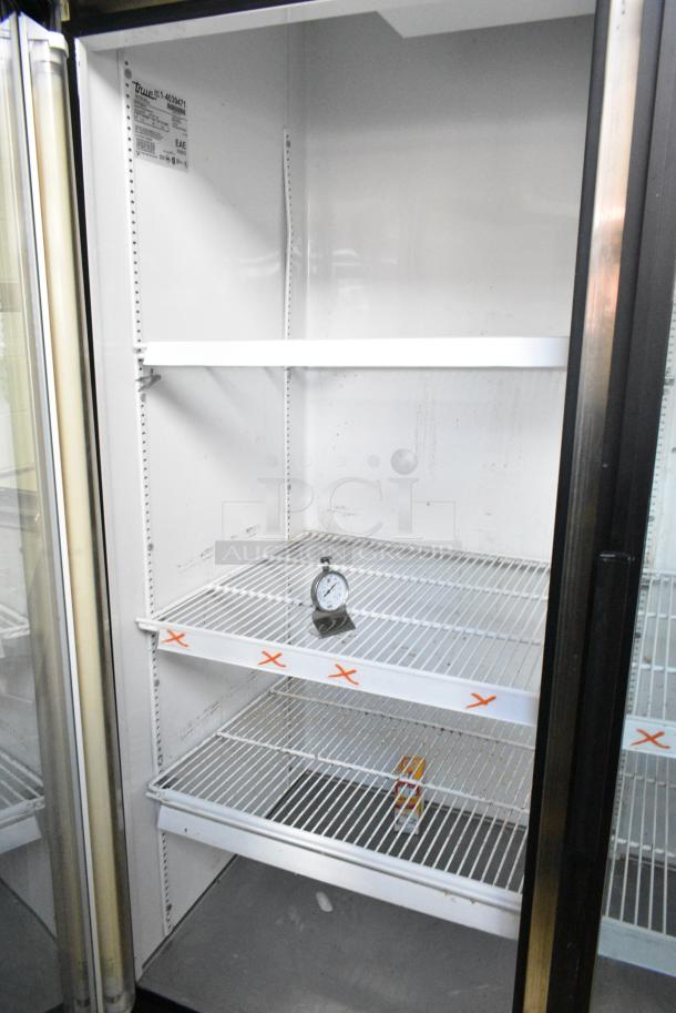 True GDM-72 Metal Commercial 3 Door Reach In Cooler Merchandiser w/ Poly Coated Racks. 115 Volts, 1 Phase. Tested and Working! - Image 4 of 7
