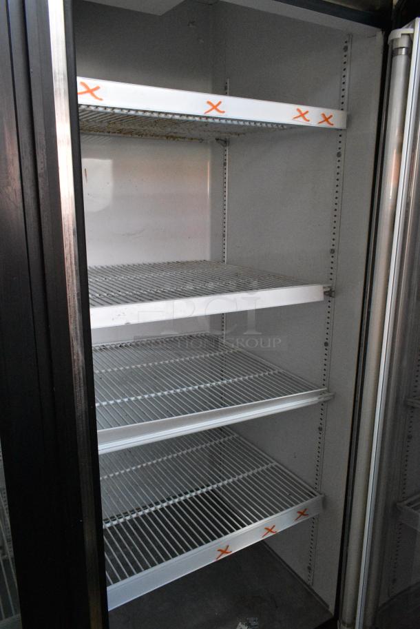 True GDM-72 Metal Commercial 3 Door Reach In Cooler Merchandiser w/ Poly Coated Racks. 115 Volts, 1 Phase. Tested and Working! - Image 6 of 7