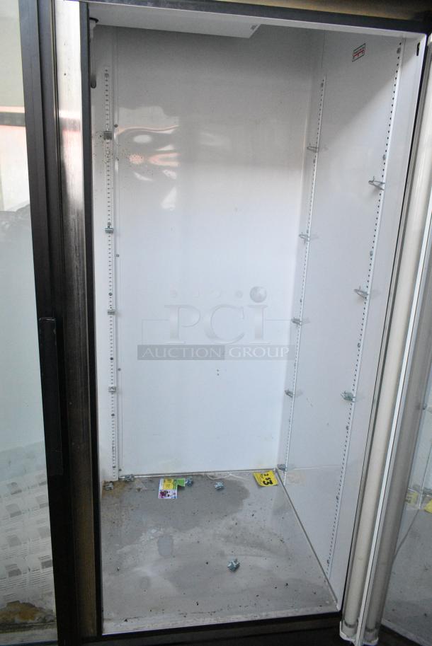 True GDM-49 Metal Commercial 2 Door Reach In Cooler Merchandiser. 115 Volts, 1 Phase. Tested and Working! - Image 5 of 6