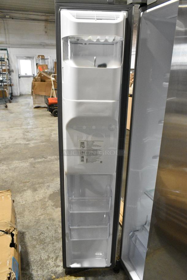 Samsung RS22T5201SR Stainless Steel Cooler w/ Freezer and Ice Dispenser. 115 Volts, 1 Phase. Tested and Working! - Image 5 of 8