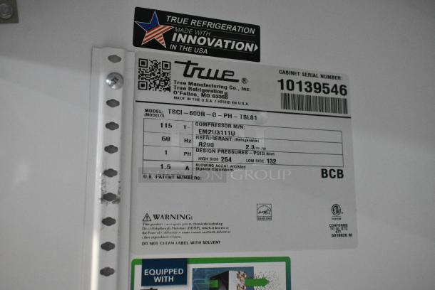 2021 True TSCI-600R-G-PH Metal Commercial Single Door Reach In Cooler Merchandiser w/ Poly Coated Racks. 115 Volts, 1 Phase. Tested and Powers On But Does Not Get Cold - Image 5 of 5