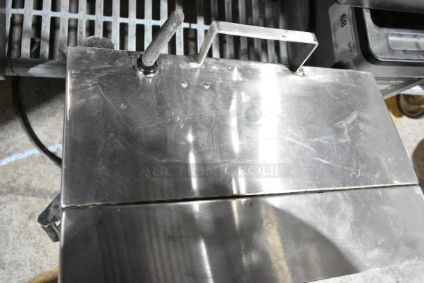 Waring WGR140X Stainless Steel Commercial Countertop Electric Powered Flat Top Griddle. 120 Volts, 1 Phase. - Image 7 of 7