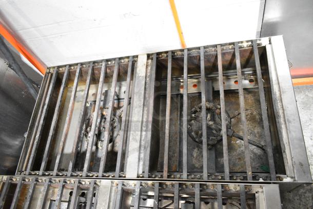 Town SR-24-G-X2-SS-N Stainless Steel Commercial Natural Gas Powered 2 Burner Range. - Image 4 of 6