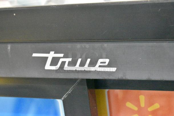 True GDM-41SL-48-HC-LD Metal Commercial 2 Door Reach In Cooler Merchandiser w/ Poly Coated Racks. 115 Volts, 1 Phase. Tested and Powers On But Does Not Get Cold - Image 4 of 8