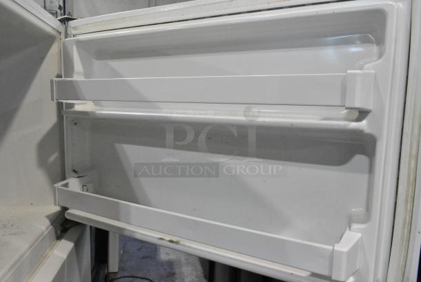 Whirlpool ET1MHKXMQ07 Metal Cooler w/ Freezer. 115 Volts, 1 Phase. Tested and Working! - Image 5 of 8