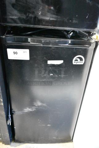 Igloo FR328B-BLACK Mini Cooler. 115 Volts, 1 Phase. Tested and Working!