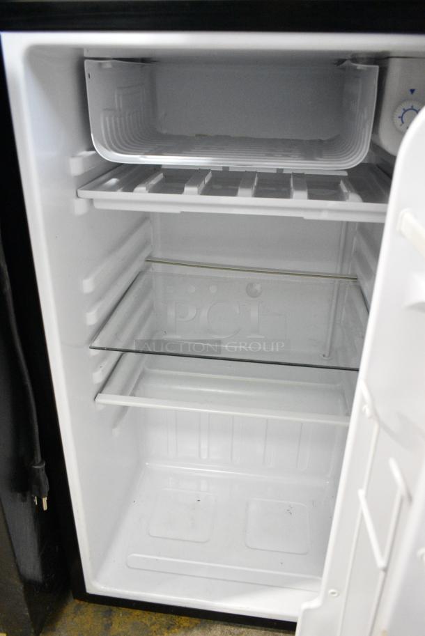 Igloo FR328B-BLACK Mini Cooler. 115 Volts, 1 Phase. Tested and Working! - Image 3 of 7