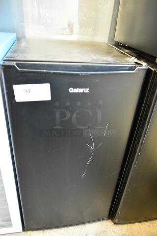 Galanz GLR33MBKE23 Mini Cooler. 115 Volts, 1 Phase. Tested and Working!