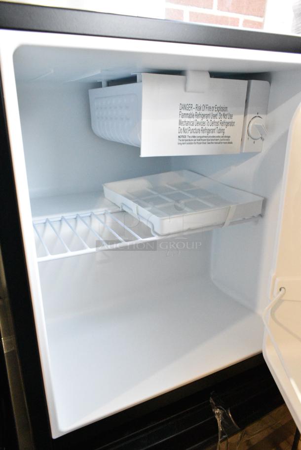 Galanz GL17BK Mini Cooler. 115 Volts, 1 Phase. Tested and Working! - Image 4 of 7
