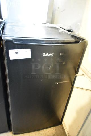 Galanz GLR33MBKE23 Mini Cooler. 115 Volts, 1 Phase. Tested and Working!