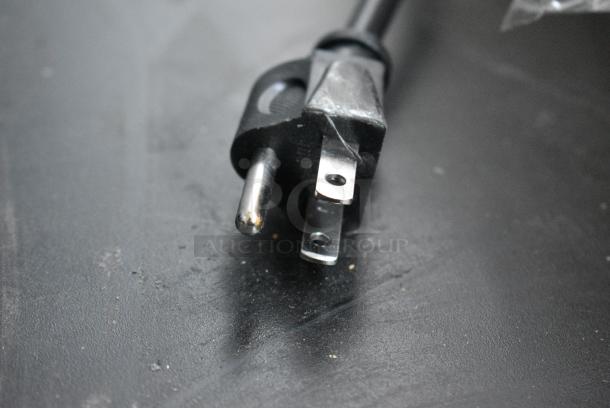 Galanz GLR33MBKE23 Mini Cooler. 115 Volts, 1 Phase. Tested and Working! - Image 5 of 6