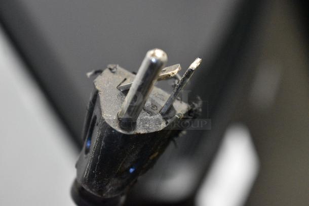 Galanz GLR33MBKE23 Mini Cooler. 115 Volts, 1 Phase. Tested and Working! - Image 6 of 7