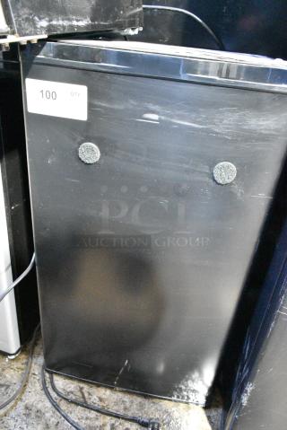 Tramontina 80901/100 Mini Cooler. 115 Volts, 1 Phase. Tested and Working!