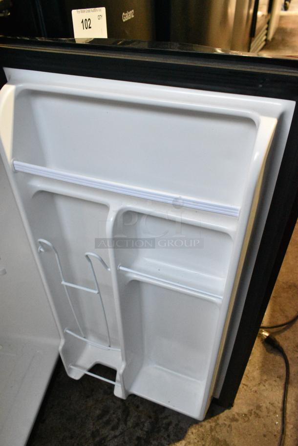 Tramontina 80901/100 Mini Cooler. 115 Volts, 1 Phase. Tested and Working! - Image 3 of 4