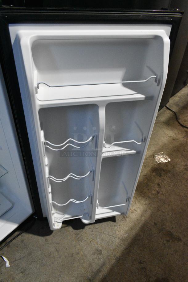 Galanz Mini Cooler. 115 Volts, 1 Phase. Tested and Working! - Image 4 of 6