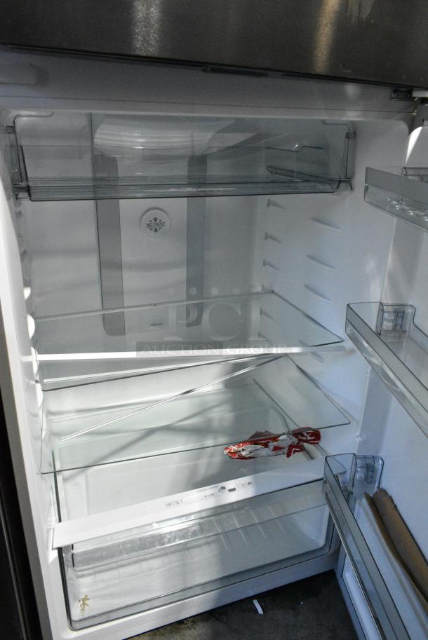 Oster OS-NF21800HB Metal Cooler w/ Freezer. 120 Volts, 1 Phase. Tested and Working! - Image 7 of 11