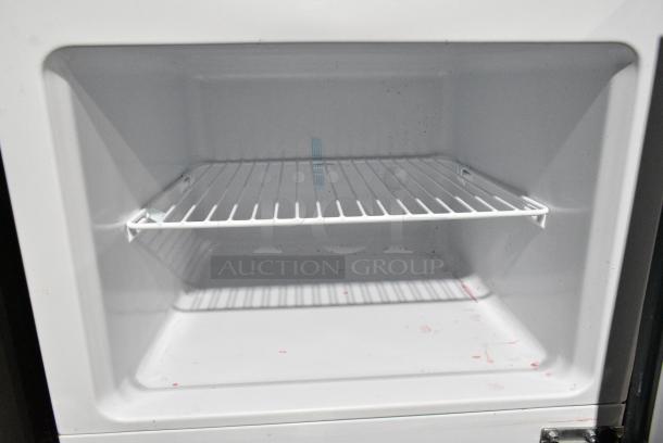 Thomson TFR725 Metal Cooler w/ Freezer. 120 Volts, 1 Phase. Tested and Working! - Image 3 of 8