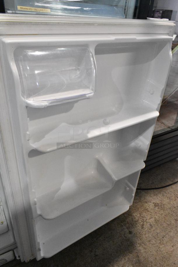 Electrolux FFTR2021TW2 Cooler w/ Freezer. 115 Volts, 1 Phase. Tested and Working! - Image 6 of 7