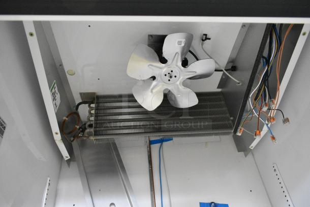 2020 True TSCI-600R-G-PH Metal Commercial Single Door Reach In Cooler Merchandiser w/ Poly Coated Racks. 115 Volts, 1 Phase. Tested and Powers On But Does Not Get Cold - Image 8 of 11