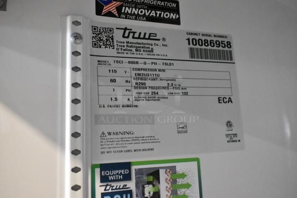 2020 True TSCI-600R-G-PH Metal Commercial Single Door Reach In Cooler Merchandiser w/ Poly Coated Racks. 115 Volts, 1 Phase. Tested and Powers On But Does Not Get Cold - Image 9 of 11