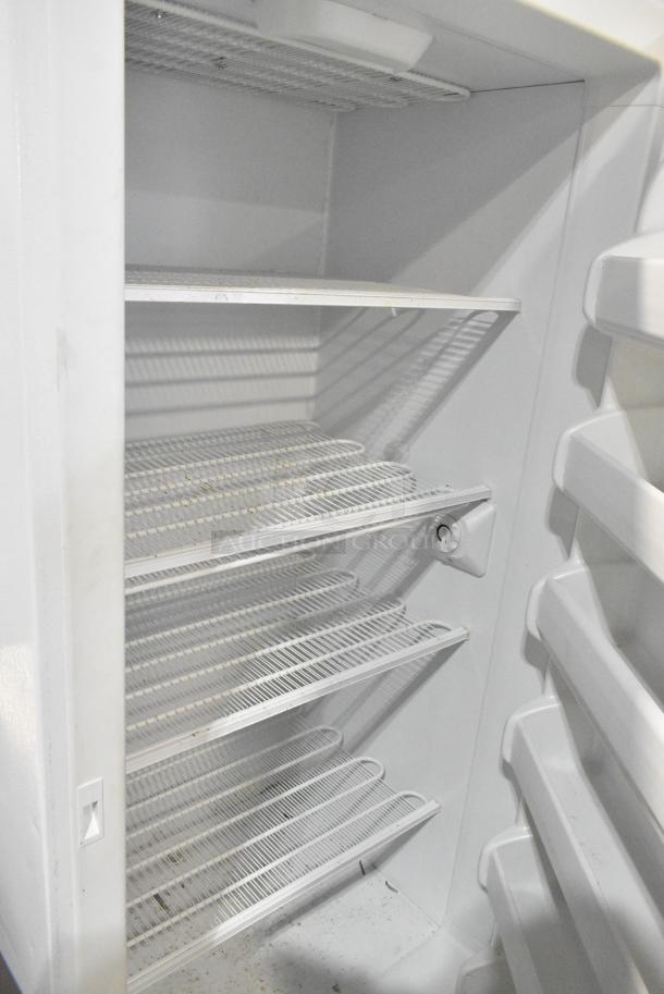 Frigidaire FFFU21M1QWF Single Door Reach In Freezer. 115 Volts, 1 Phase. Tested and Working! - Image 4 of 6