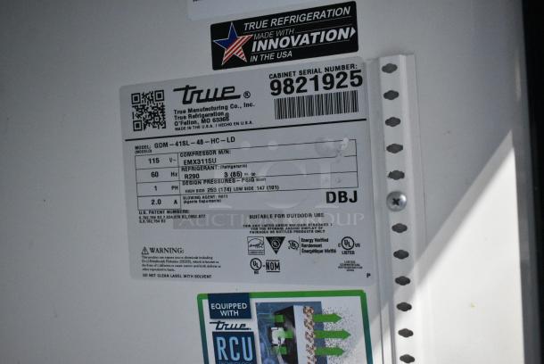 2019 True GDM-41SL-48-HC-LD Metal Commercial 2 Door Reach In Cooler Merchandiser. 115 Volts, 1 Phase. Tested and Powers On But Does Not Get Cold - Image 6 of 6