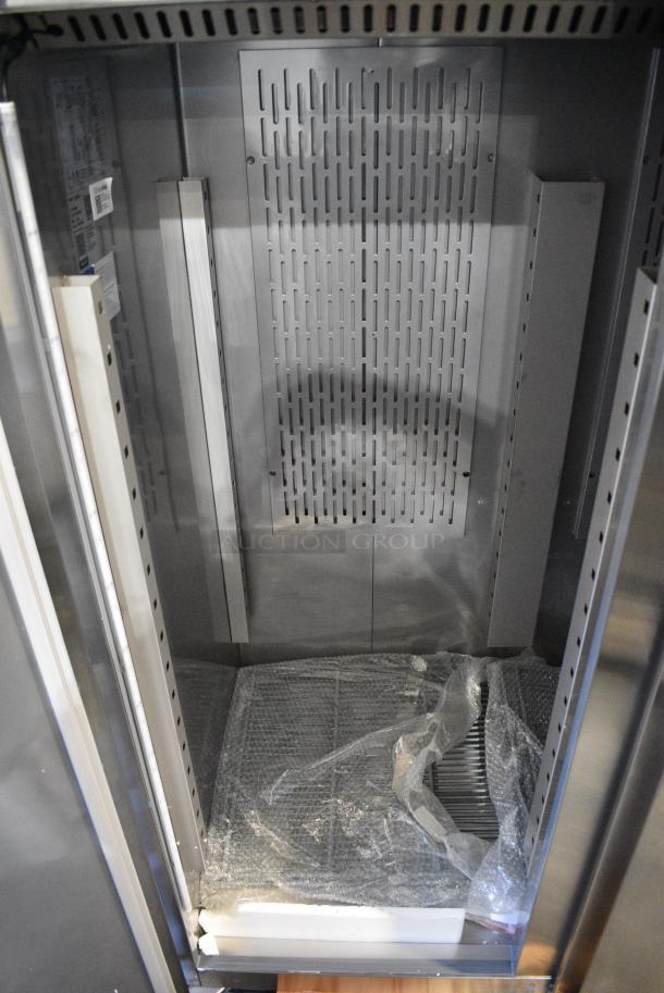 BRAND NEW SCRATCH AND DENT! 2023 Avantco 178Z2FHC Avantco Z2-F-HC 54" Solid Door Stainless Steel Reach-In Freezer. 115 Volts, 1 Phase. Tested and Powers On But Does Not Get Cold - Image 5 of 9