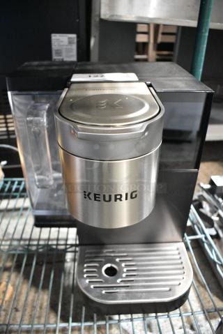 BRAND NEW SCRATCH AND DENT! Keurig K-2550 Commercial Single Serve Pod Coffee Maker with Water Reservoir 52AK2550R. 120 Volts,1 Phase.