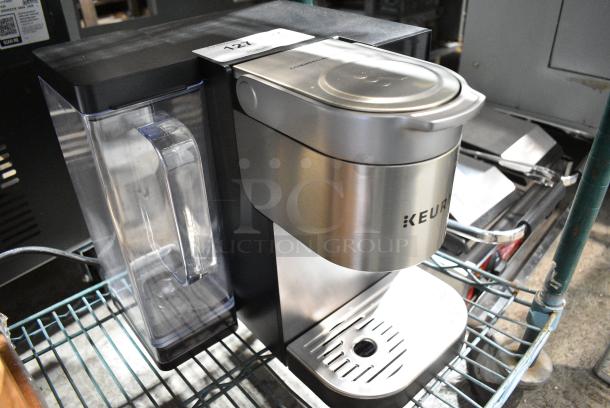 BRAND NEW SCRATCH AND DENT! Keurig K-2550 Commercial Single Serve Pod Coffee Maker with Water Reservoir 52AK2550R. 120 Volts,1 Phase. - Image 2 of 8