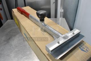 BRAND NEW SCRATCH AND DENT! Edlund 57794 Grill Scraper