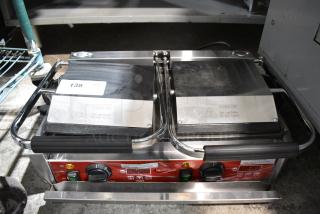 BRAND NEW SCRATCH AND DENT! 2024 Avantco 177PG400ST Commercial Dual Panini Sandwich Grill with Timer, Smooth Plates, and 19 5/8" x 9 1/8" Cooking Surface. 120 Volts, 1 Phase. Tested and Working!