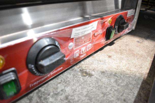 BRAND NEW SCRATCH AND DENT! 2024 Avantco 177PG400ST Commercial Dual Panini Sandwich Grill with Timer, Smooth Plates, and 19 5/8" x 9 1/8" Cooking Surface. 120 Volts, 1 Phase. Tested and Working! - Image 4 of 11