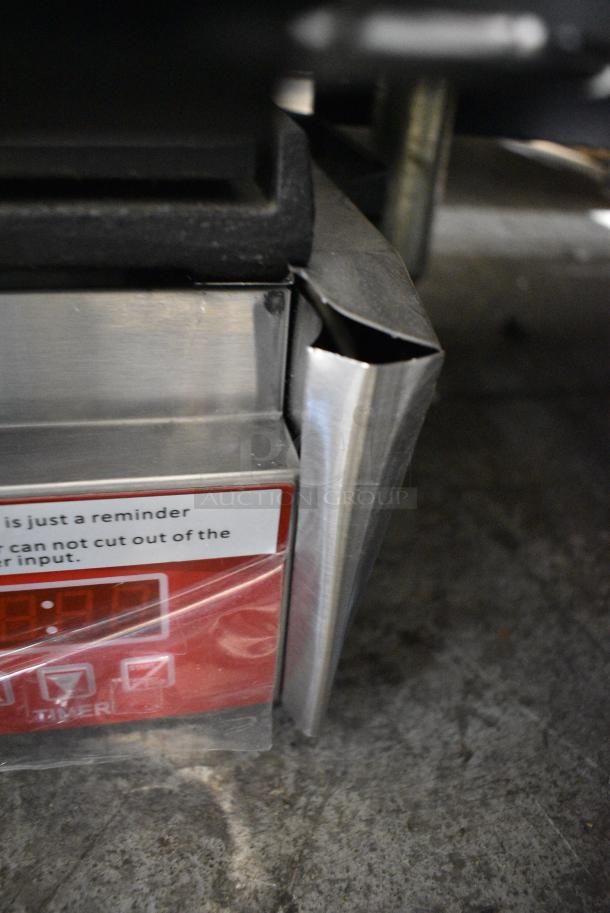 BRAND NEW SCRATCH AND DENT! 2024 Avantco 177PG400ST Commercial Dual Panini Sandwich Grill with Timer, Smooth Plates, and 19 5/8" x 9 1/8" Cooking Surface. 120 Volts, 1 Phase. Tested and Working! - Image 5 of 11