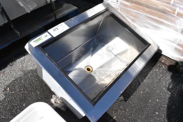 BRAND NEW SCRATCH AND DENT! Regency 600DIIB1824 18" x 24" Stainless Steel Drop-In Ice Bin - Image 2 of 6
