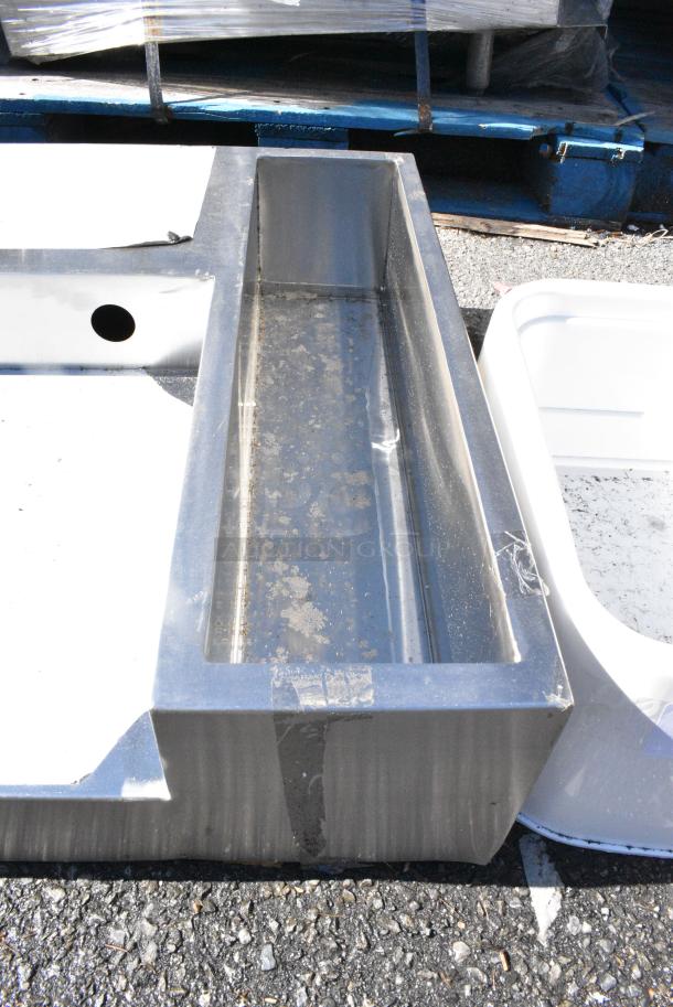 BRAND NEW SCRATCH AND DENT! Regency 424OMS2844 44" x 28" Stainless Steel Omelet / Pasta Station Base - Image 6 of 7