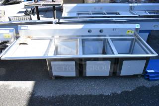 BRAND NEW SCRATCH AND DENT! Regency 600S3182424L Stainless Steel 3 Bay Sink w/ Left Side Drain Board. No Legs.