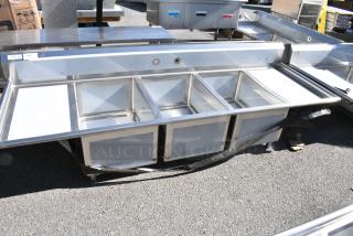 BRAND NEW SCRATCH AND DENT! Regency 600S32030220 Stainless Steel 3 Bay Sink w/ Dual Drain Board. No Legs.