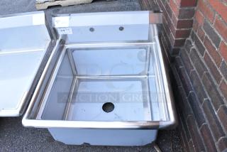 BRAND NEW SCRATCH AND DENT! Steelton 522CS12424 29 1/2" 18-Gauge Stainless Steel One Compartment Commercial Sink without Drainboard - 24" x 24" x 12" Bowl. No Legs.