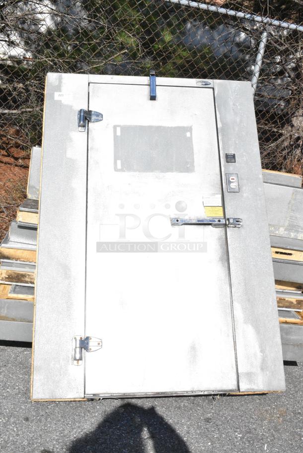 6'x4' Norlake SELF CONTAINED Walk In Freezer Box w/ Copeland RS64C2E-CAV-101 208/230 Volt, 1 Phase Compressor and Norlake Condenser. Information Provided By The Consignor But Not Verified By PCI Auctions. Picture of the Unit Before Removal Is Included In the Listing. - Image 6 of 13