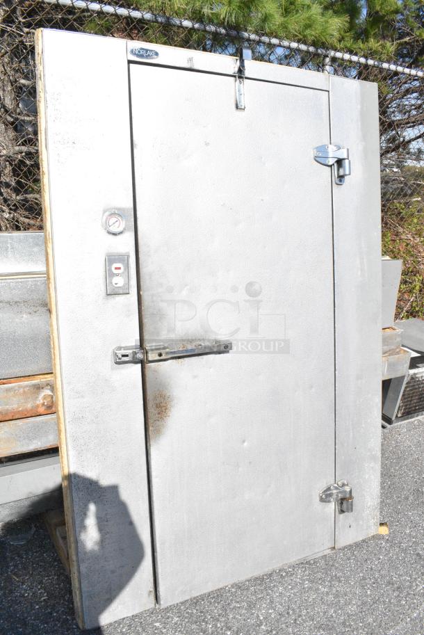 6'x4' Norlake SELF CONTAINED Walk In Cooler Box w/ Copeland RS43C2E-IAA-101 115 Volt, 1 Phase Compressor and Norlake CPB050DC-A 115 Volt, 1 Phase Condenser. Information Provided By The Consignor But Not Verified By PCI Auctions. Picture of the Unit Before Removal Is Included In the Listing. - Image 8 of 13
