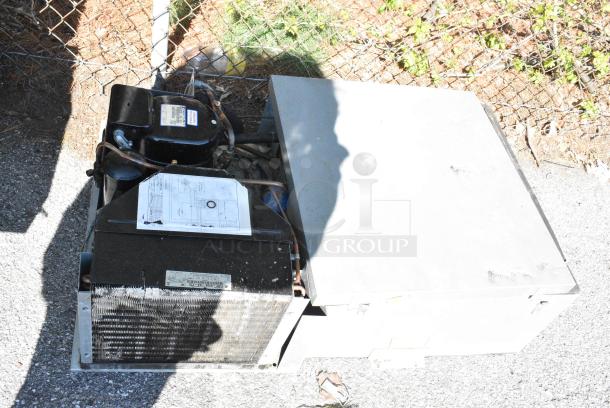 6'x4' Norlake SELF CONTAINED Walk In Cooler Box w/ Copeland RS43C2E-IAA-101 115 Volt, 1 Phase Compressor and Norlake CPB050DC-A 115 Volt, 1 Phase Condenser. Information Provided By The Consignor But Not Verified By PCI Auctions. Picture of the Unit Before Removal Is Included In the Listing. - Image 10 of 13