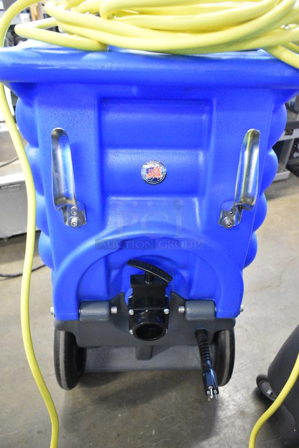 BRAND NEW SCRATCH AND DENT! Lavex 3-100 100 PSI Single Vacuum Motor Heated Water Carpet Extractor. Tested and Working! - Image 7 of 11