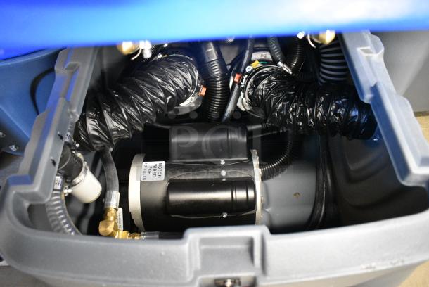 BRAND NEW SCRATCH AND DENT! Lavex 842CD123ST 3-500 500 PSI Dual 3 Stage Vacuum Motor Cold Water Carpet Extractor. Tested and Working! - Image 10 of 11