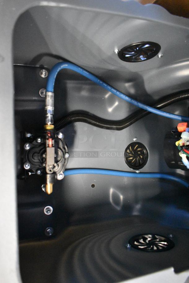 BRAND NEW SCRATCH AND DENT! Lavex 3-100 100 PSI Single Stage Vacuum Motor Cold Water Carpet Extractor. Tested and Working! - Image 9 of 11