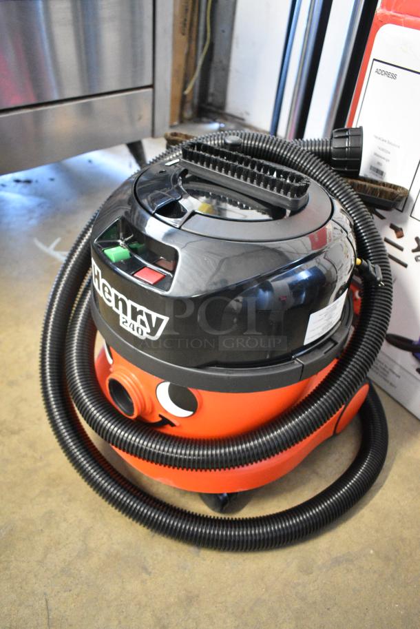BRAND NEW SCRATCH AND DENT! NaceCare Solutions Henry ProVac PPR 240 K-8027116 2.5 Gallon Corded Canister Vacuum with AST8 15" Hard Floor Productivity Kit - 120V 358K8027116. Tested and Working! - Image 3 of 10