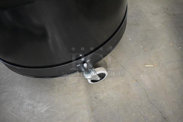 BRAND NEW SCRATCH AND DENT! Shop-Vac 9700506 55 Gallon 3.0 Peak HP Two-Stage Wet / Dry Drum Vacuum with Tool Kit 1729700506. Tested and Working! - Image 7 of 10