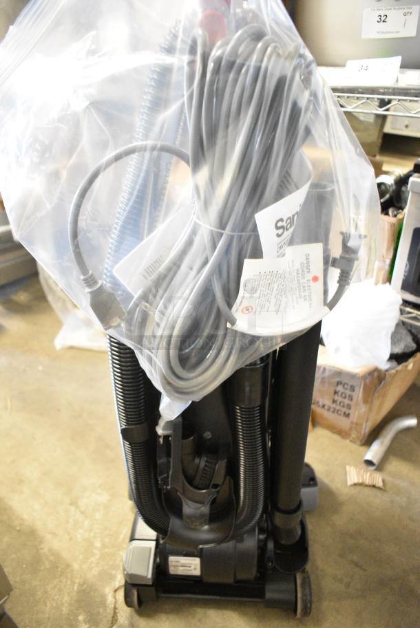 BRAND NEW SCRATCH AND DENT! Sanitaire SC5845D FORCE QuietClean 15" Bagless Upright Vacuum Cleaner 752SC5845B. Tested and Working! - Image 6 of 8