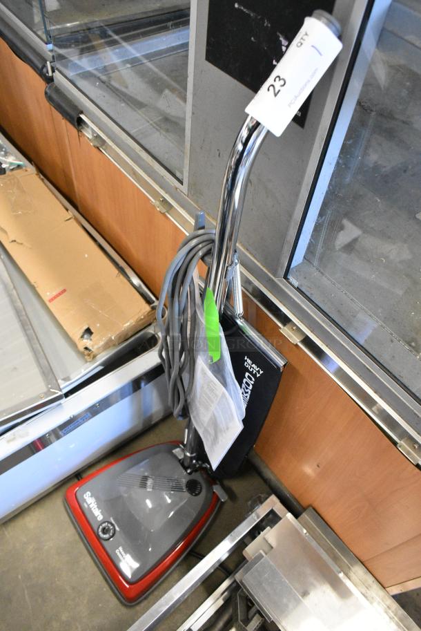 BRAND NEW SCRATCH AND DENT! Sanitaire SC679K TRADITION 12" Lightweight Upright Vacuum Cleaner with High-Capacity Shake Out Bag. Tested and Working! - Image 3 of 8
