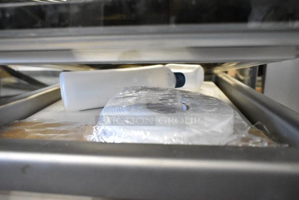 BRAND NEW SCRATCH AND DENT! VacMaster VR215 Chamber Vacuum Packaging Machine with 10 1/4" Seal Bar. 120 Volts, 1 Phase. Does Not Come w/ Power Cord. Tested and Working! - Image 5 of 8